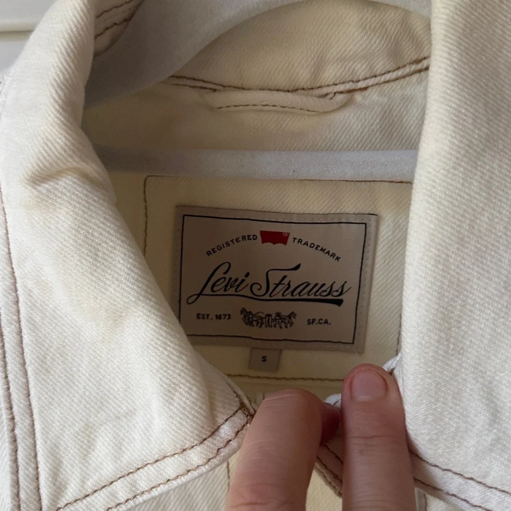 Levi Cropped Denim Cream Chore Jacket - Picture 3 of 4